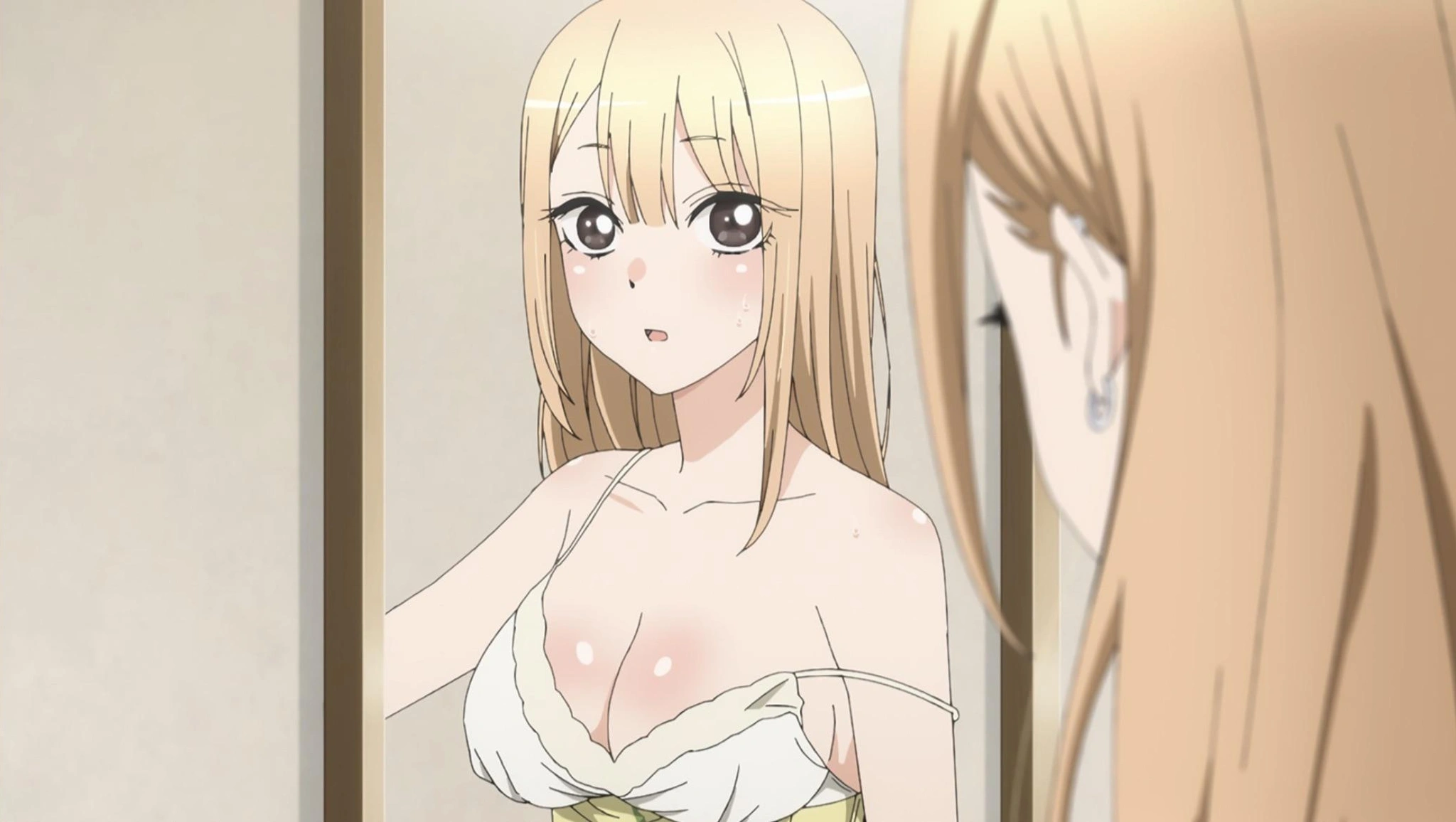 Настоящий цвет глаз Марин — карие